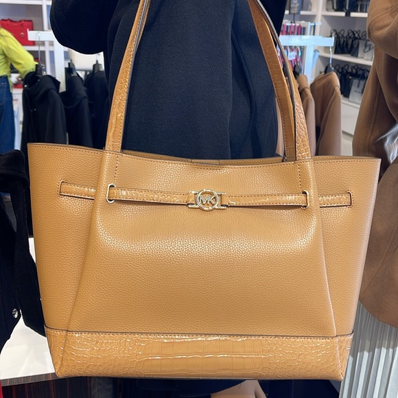 MICHAEL KORS
Reed Large Leather Belted Satchel Shoulder Tote Handbag 
Deer NWT - Picture 14 of 16